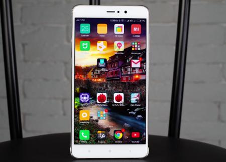     : Xiaomi Mi 5s Plus